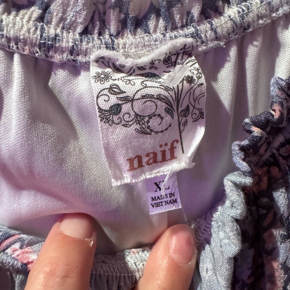 NAIF Floral Patterned Garment - Picture 2 of 5